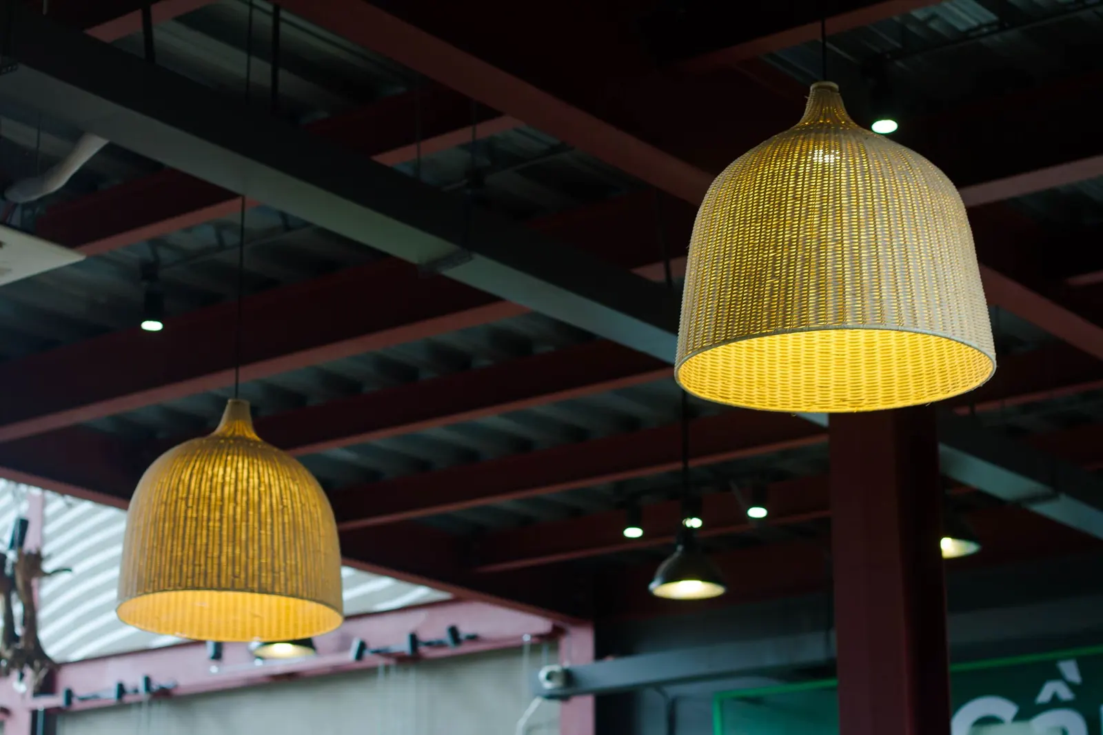 Pending Lamp